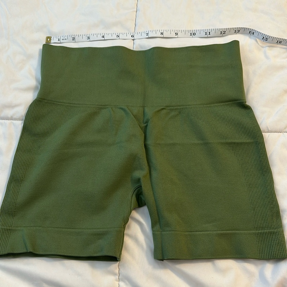 SET Active workout shorts